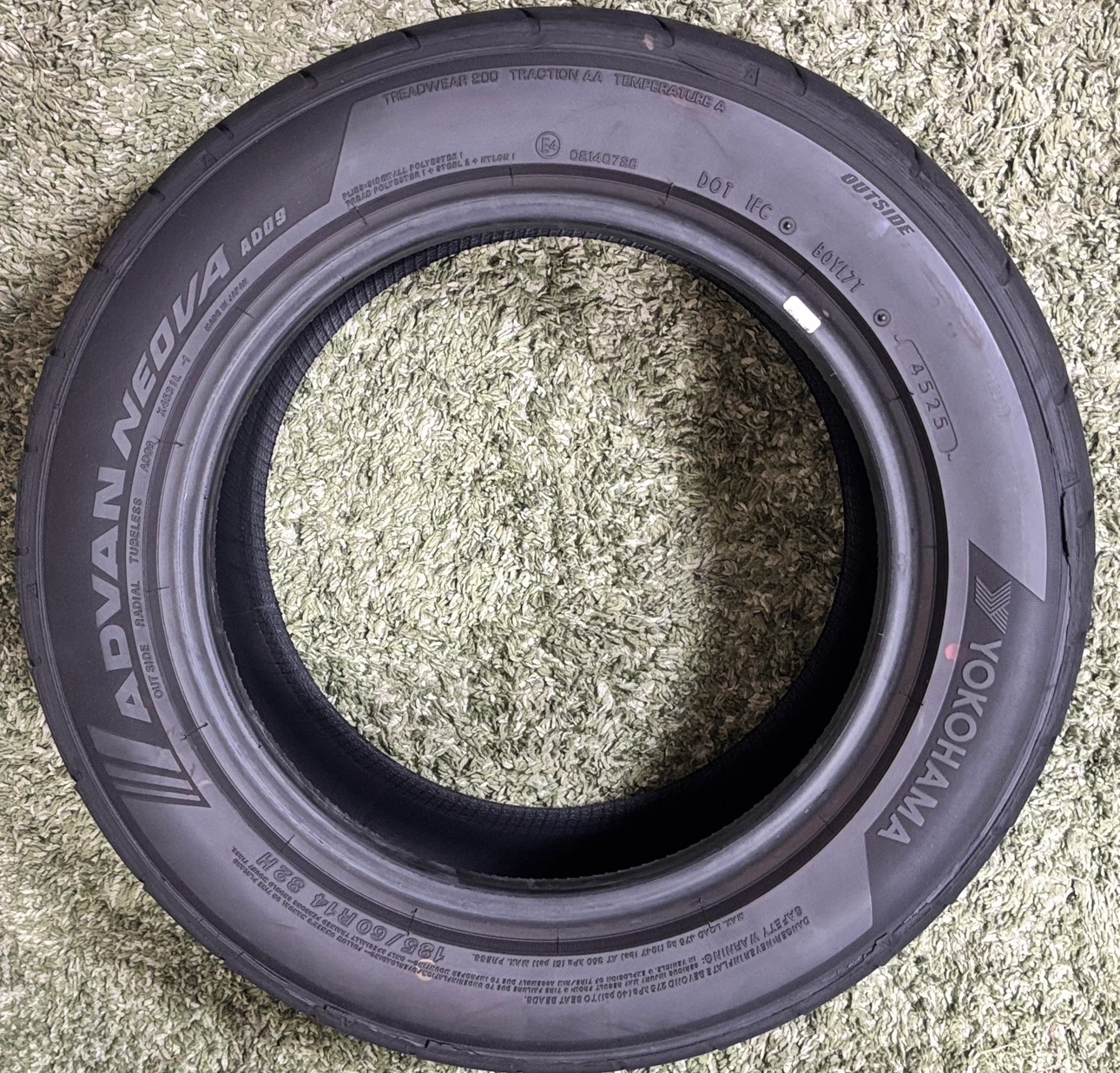 ヨコハマ アドバンネオバ AD09 185/60R14 2本の写真2枚目