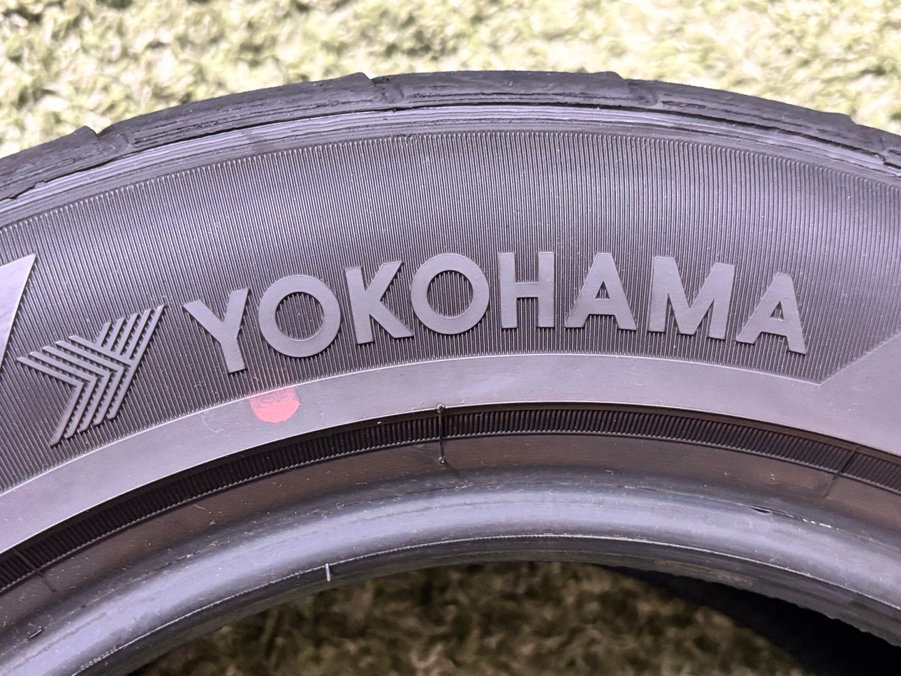 ヨコハマ アドバンネオバ AD09 185/60R14 2本の写真4枚目