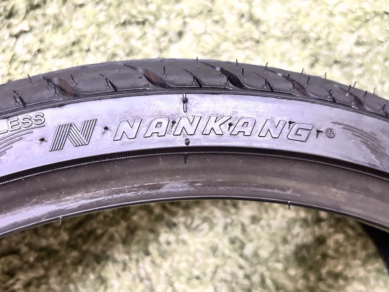 ナンカン タイヤ 235/30ZR20の写真4枚目