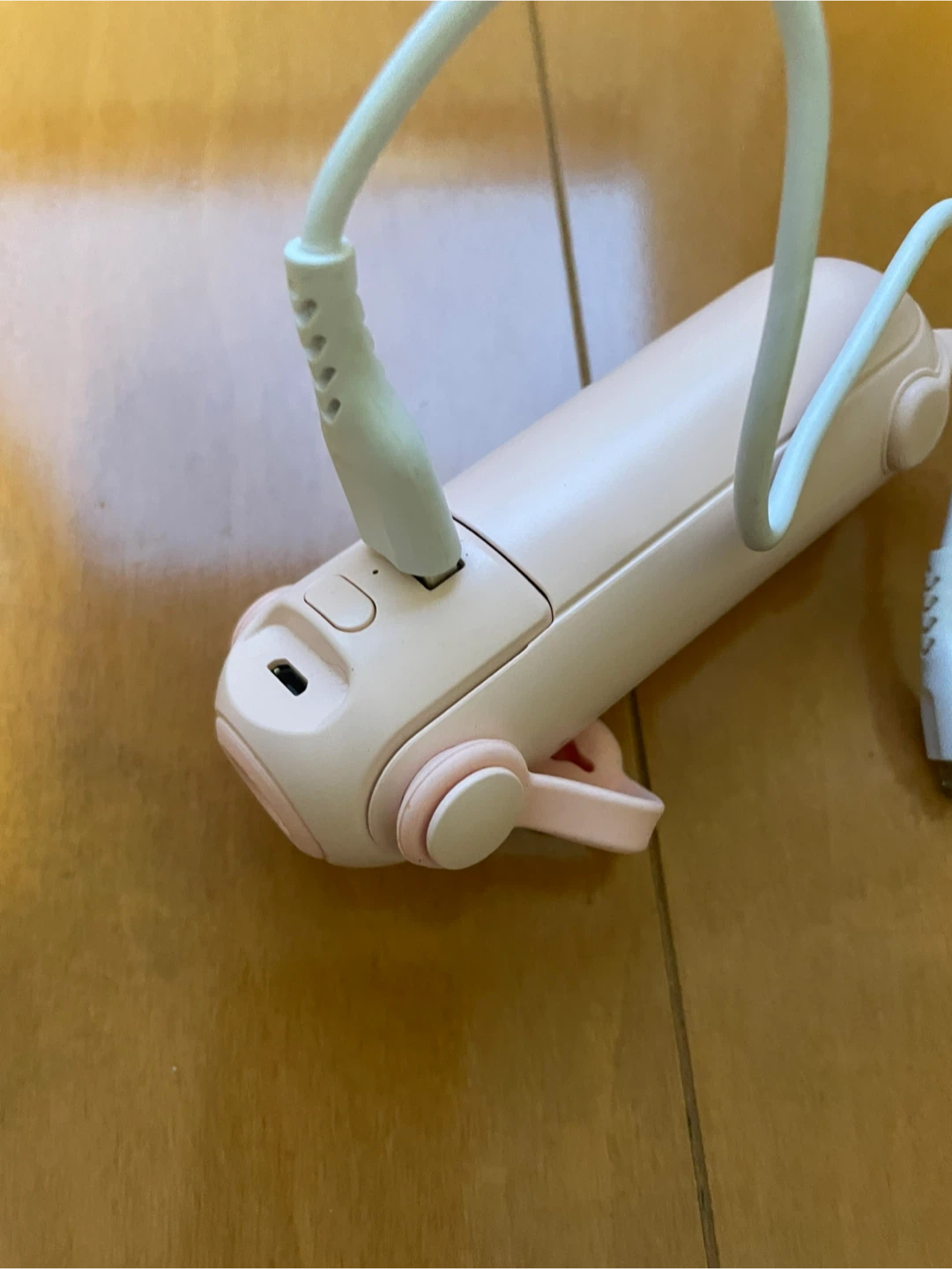 ハンディファン ミニ扇風機 ピンクの写真3枚目