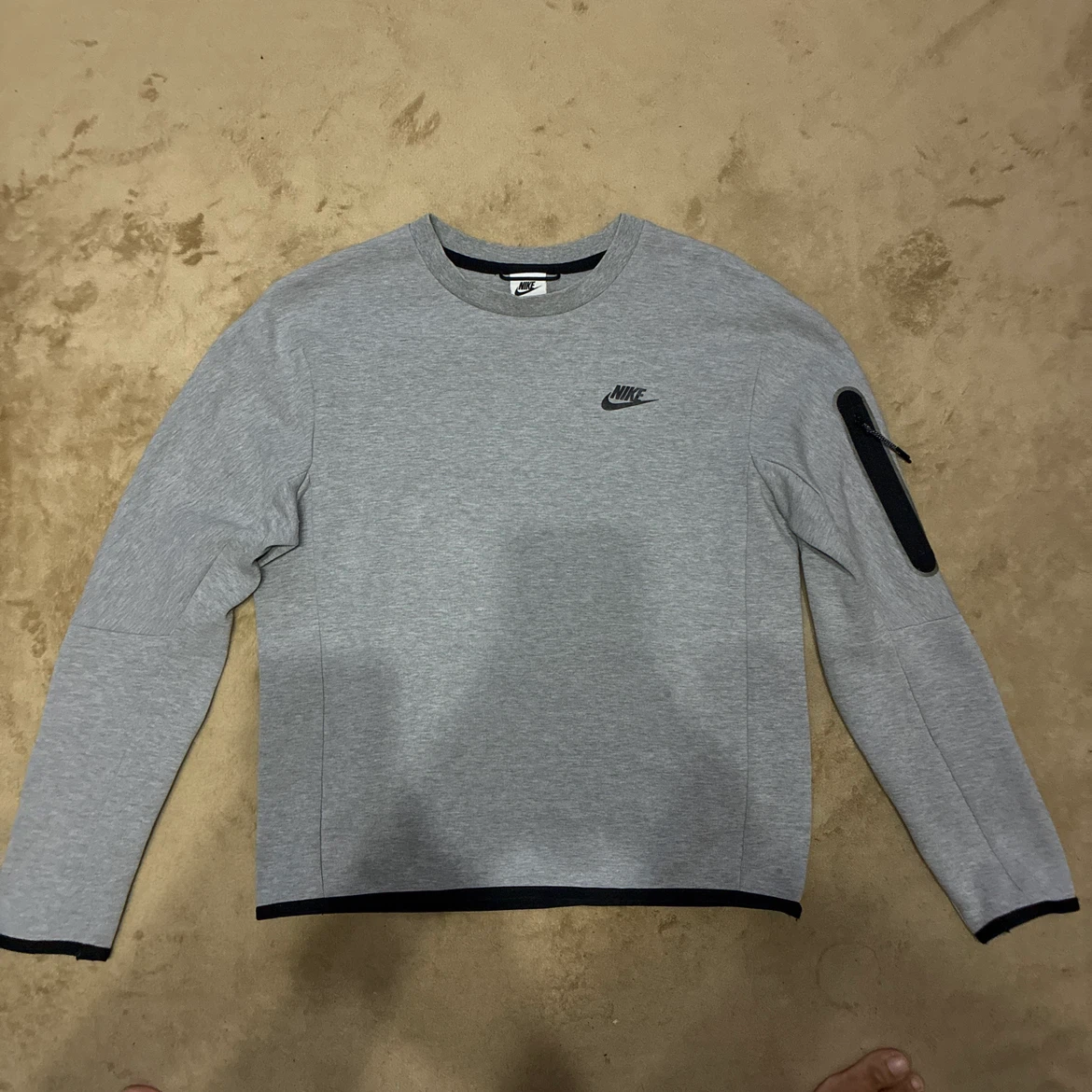 NIKE ナイキ テックフリース セットアップ グレー　上下セット 上M、下Lの写真2枚目