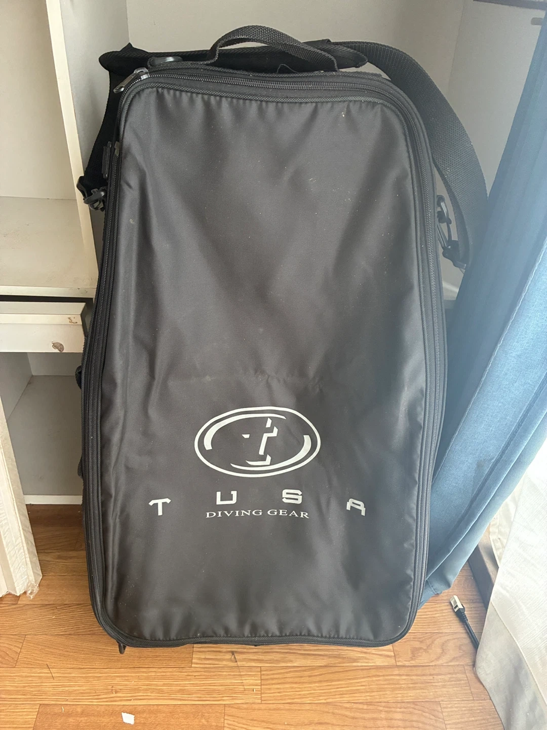 TUSA ダイビング用 キャリーバッグの写真2枚目