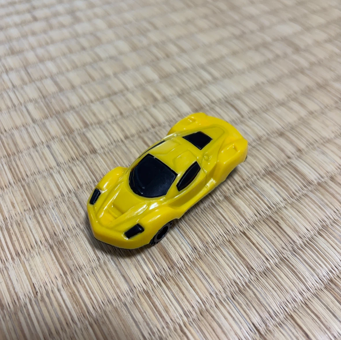 ミニカー 黄色 スポーツカー