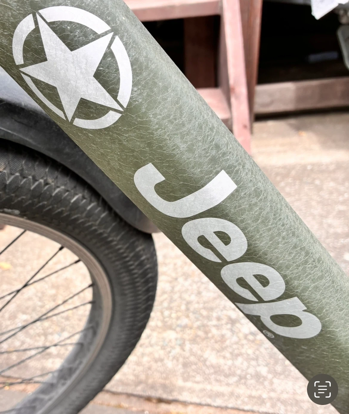 ジープ 自転車 カーキの写真3枚目