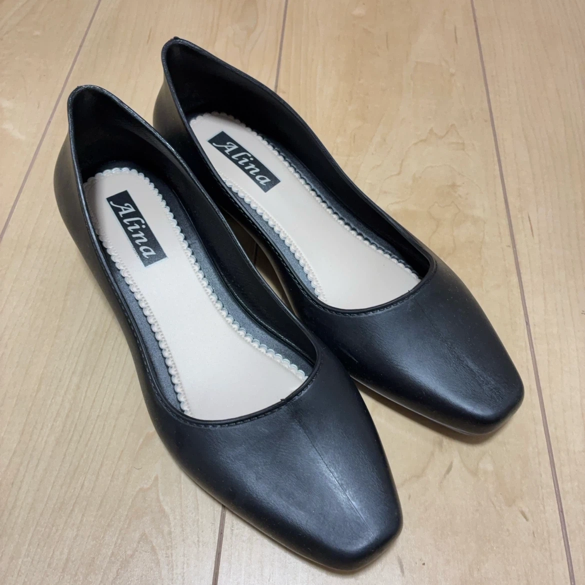 アリーナ フラットパンプス 黒 40サイズ