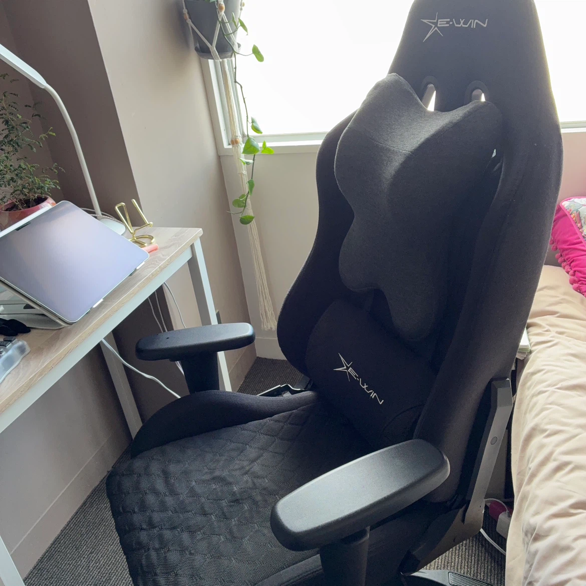 E-WIN ゲーミングチェア 黒