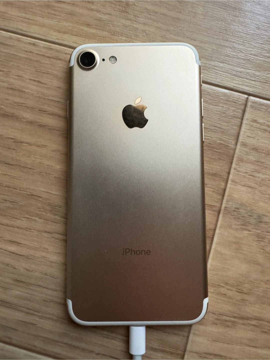 最終値下げ!アップル iPhone 7ゴールドSIMフリーの写真3枚目