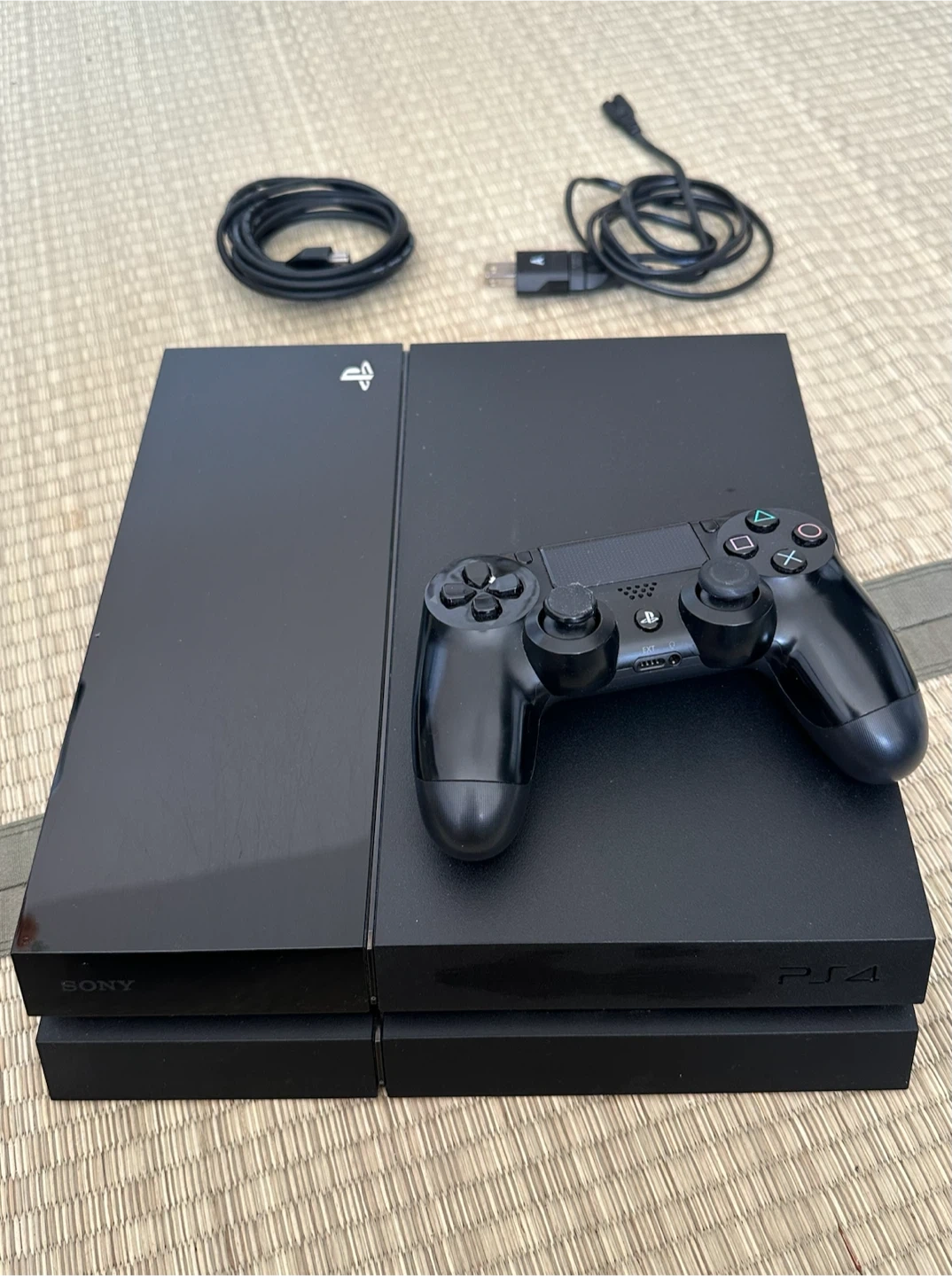 SONY PlayStation 4（PS4）500GB CUH-1004A