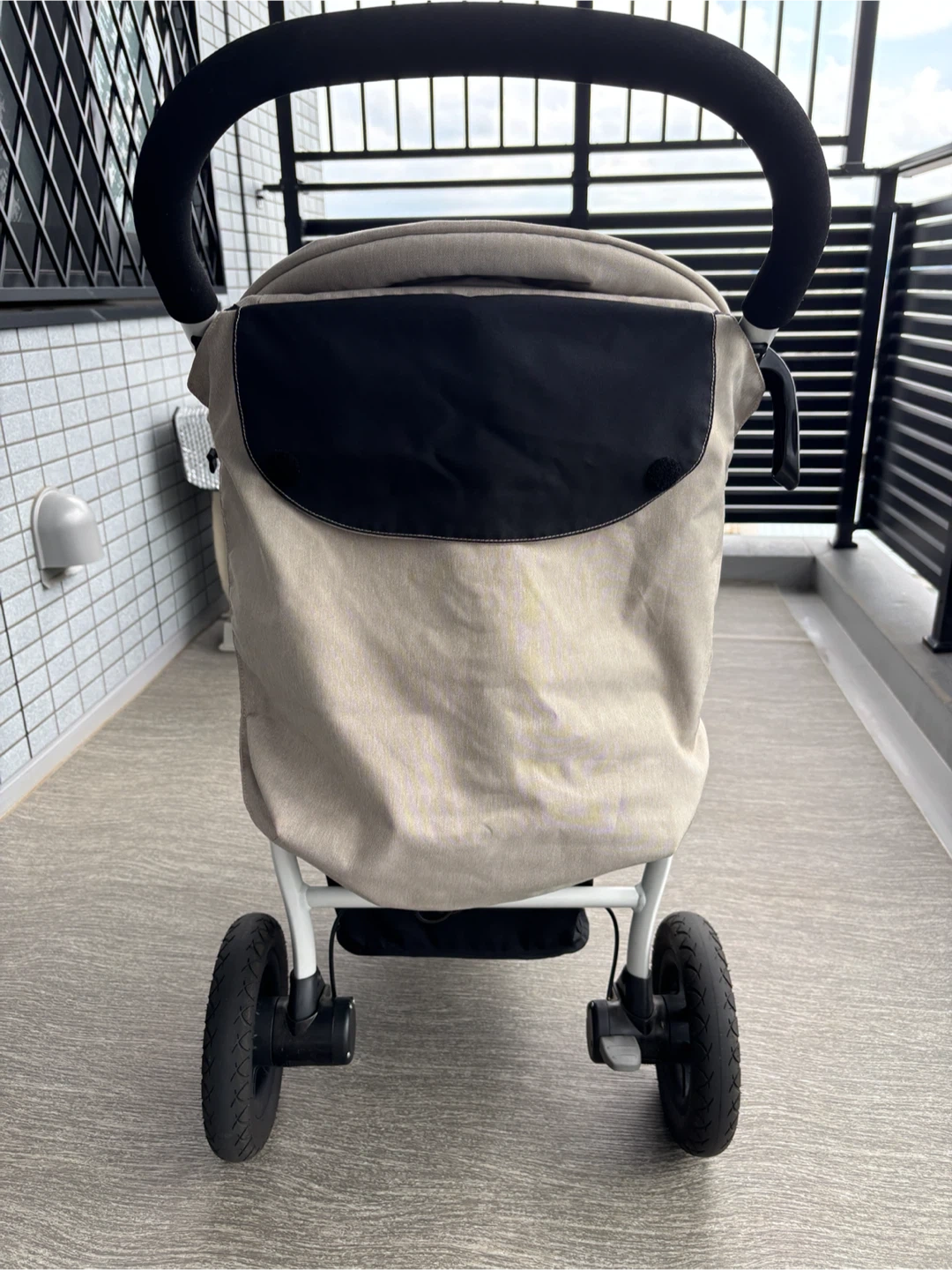 【廃盤/限定色/カシュー】Joie ジョイー ライトトラックスエア ベビーカーの写真6枚目