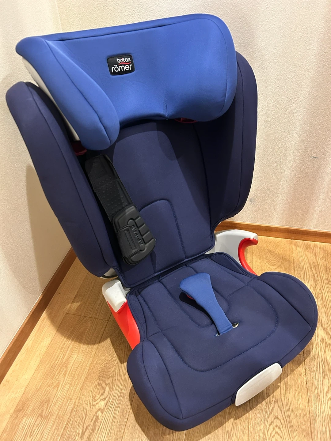 ブリタックスレーマー ジュニアシート KID FIX Ⅱ XPの写真3枚目