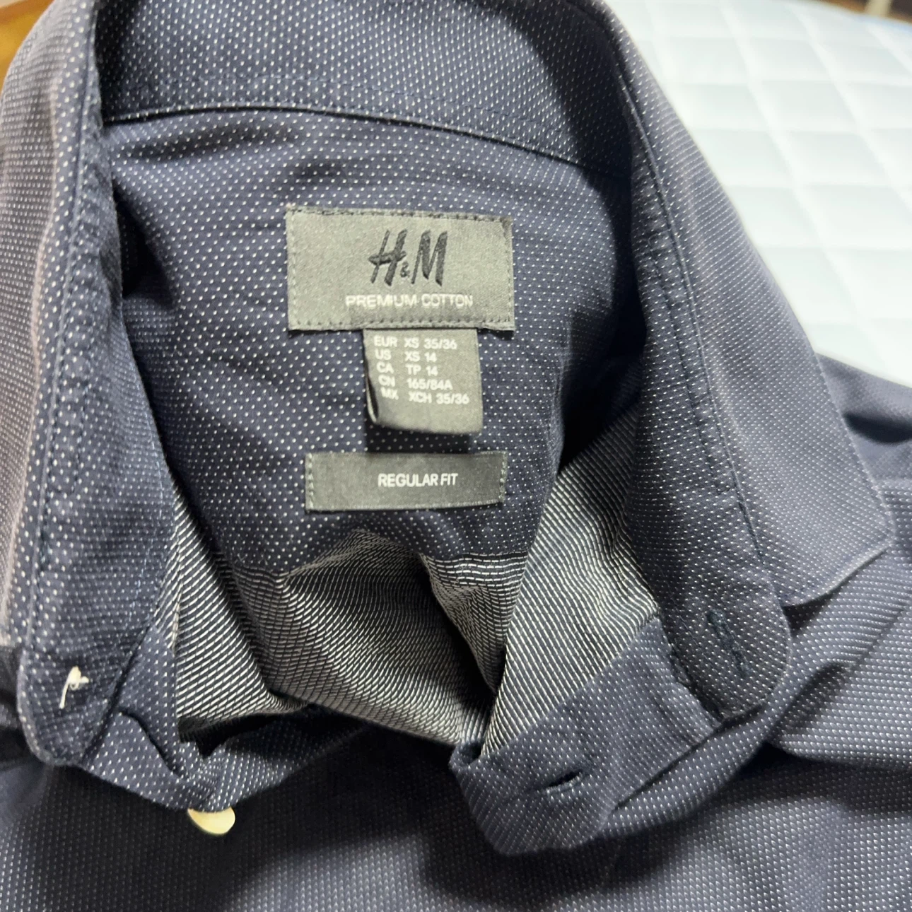 エイチアンドエム メンズ 長袖シャツ ネイビー XSサイズの写真2枚目