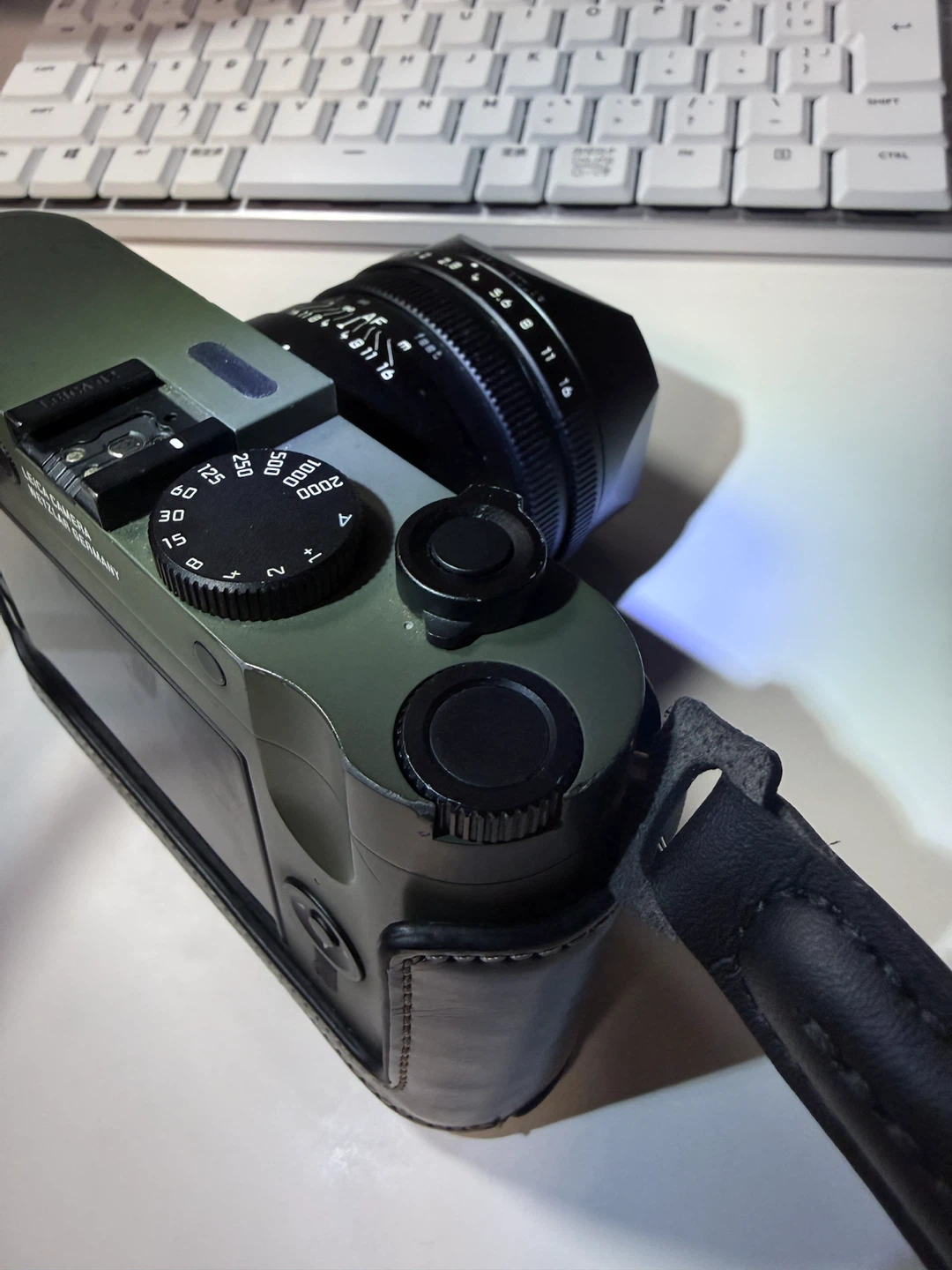 ライカ Q2 オリーブ 外装セットの写真2枚目