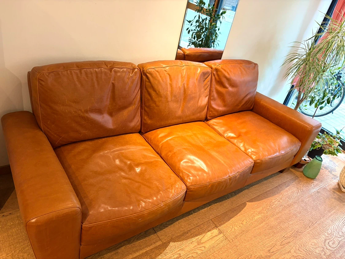 ACME  FRESNOSOFA 3人掛け 本革 キャメルの写真4枚目