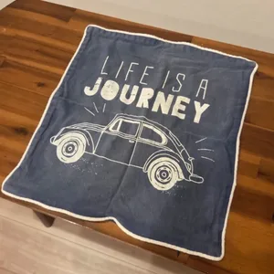LIFE IS A JOURNEY クッションカバー