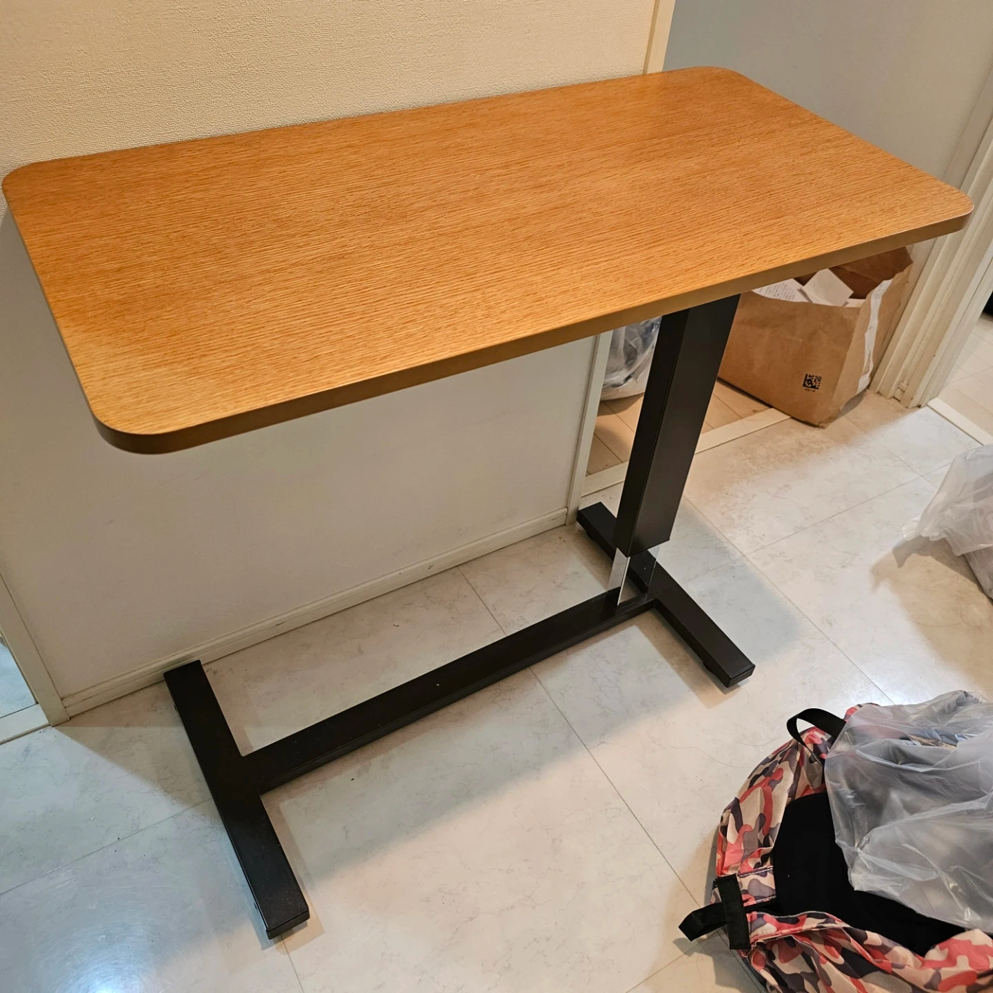 昇降式テーブル