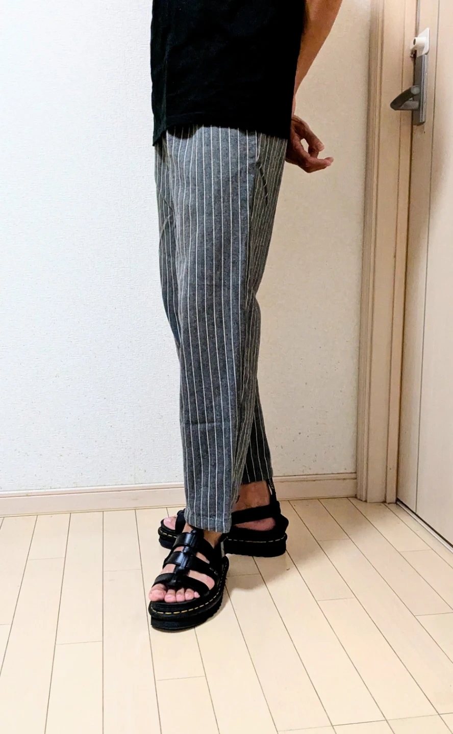 ジーユー ストライプ柄パンツ グレー Sサイズ
