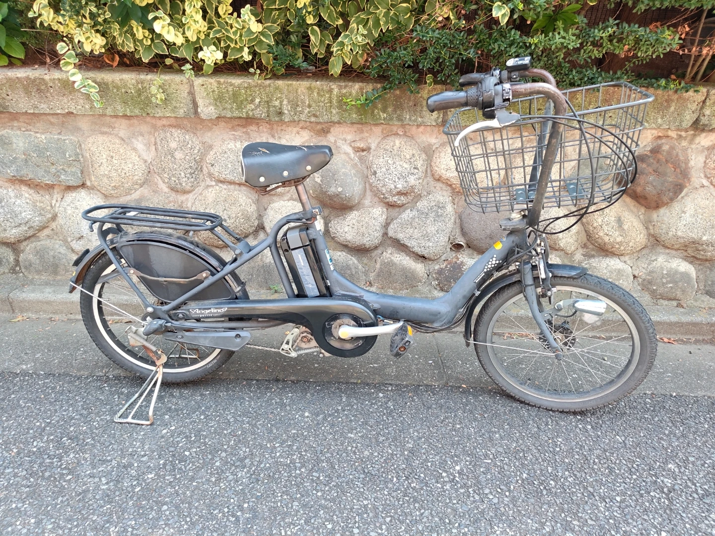 電動自転車 (パンクしたタイヤ)