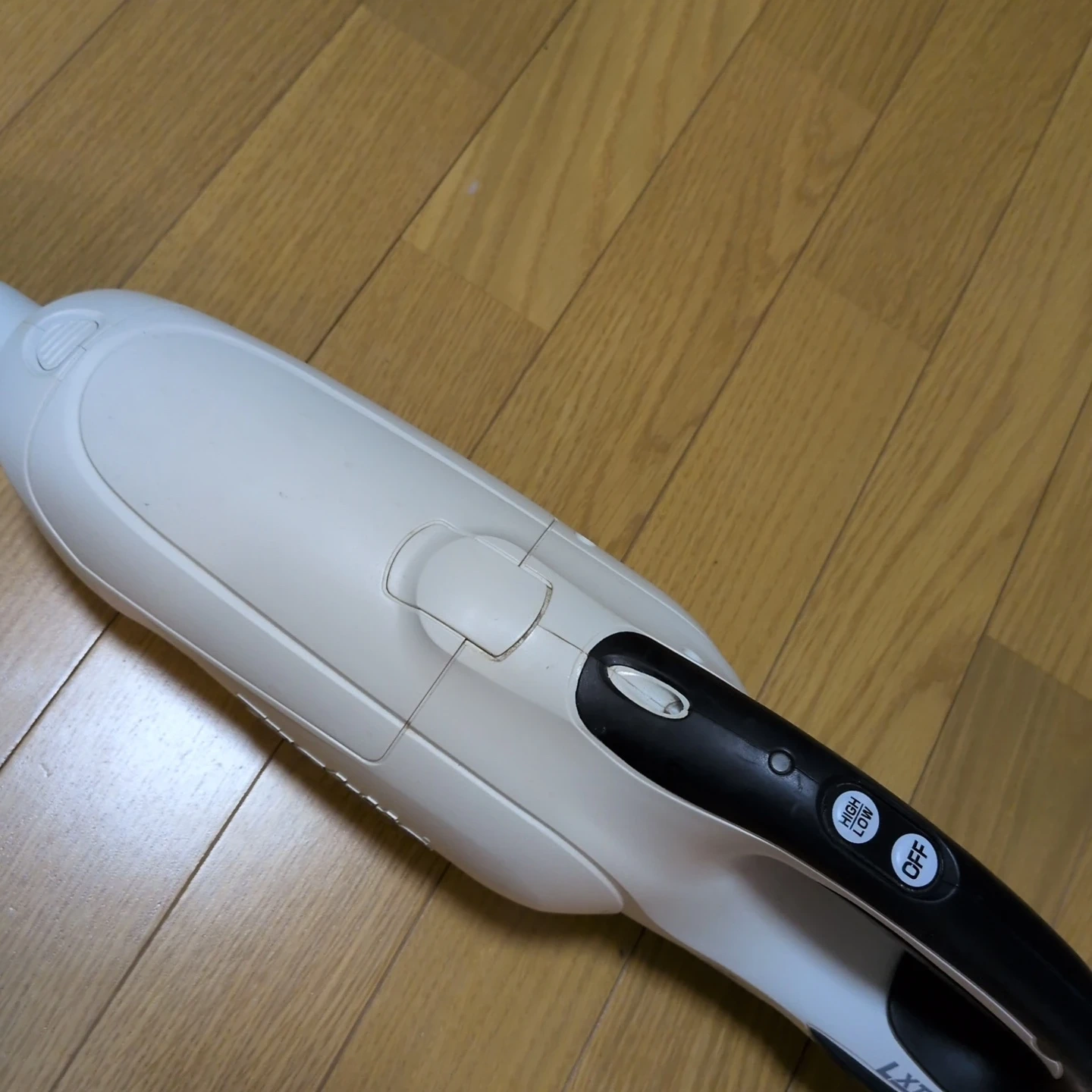 マキタ 充電式クリーナ CL182FDの写真4枚目