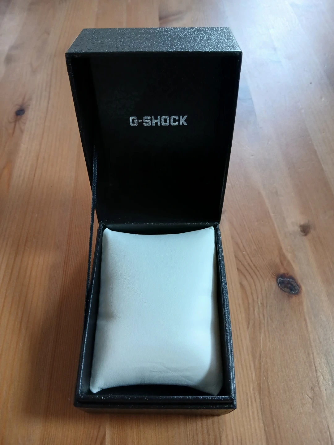 【美品】G-SHOCK 純正ウォッチケース（時計用クッション付き）の写真2枚目