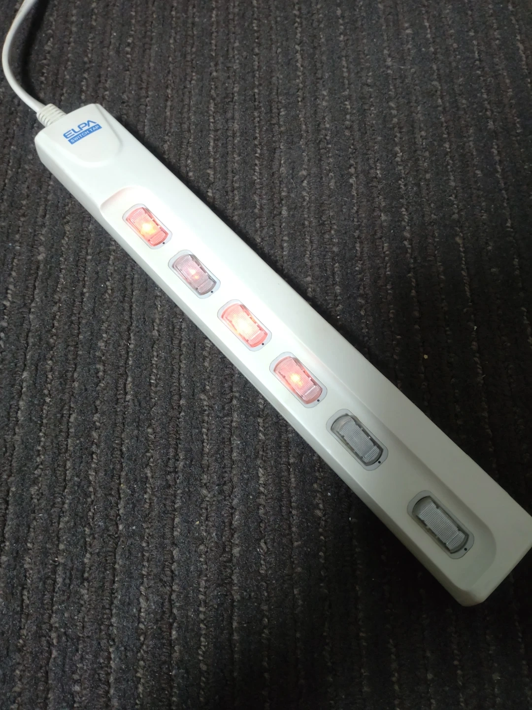 エルパ スイッチ付電源タップ 6個口の写真3枚目