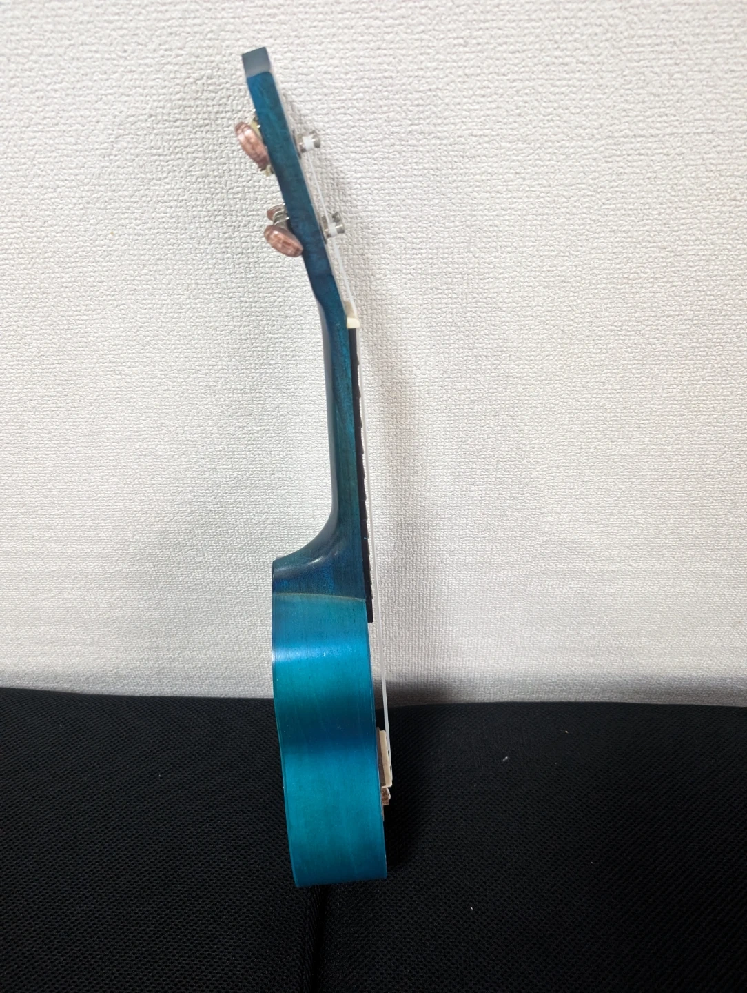 ソプラノウクレレ ブルー系 ケース・予備弦付きの写真3枚目