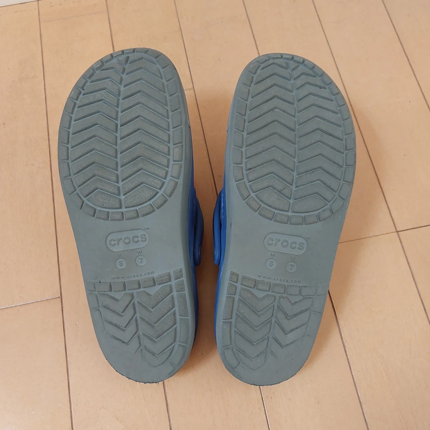 クロックス キッズ サンダル 青 M5/W7 22~23センチの写真6枚目