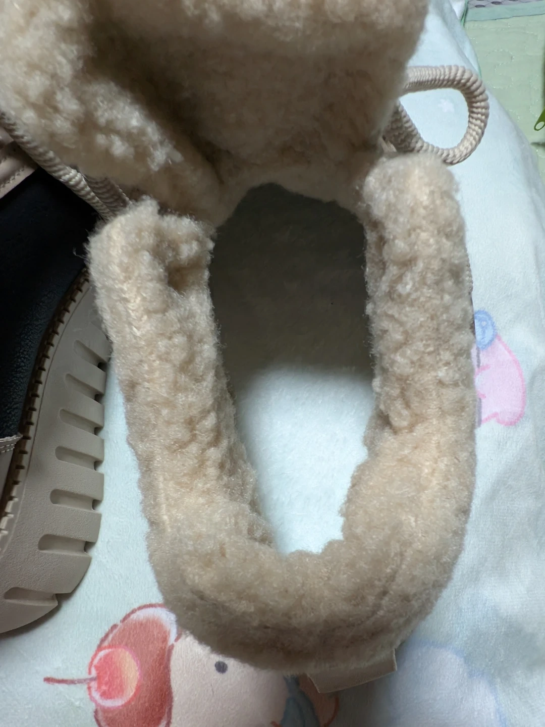ボア 厚底スニーカー ベージュ×ブラックの写真3枚目