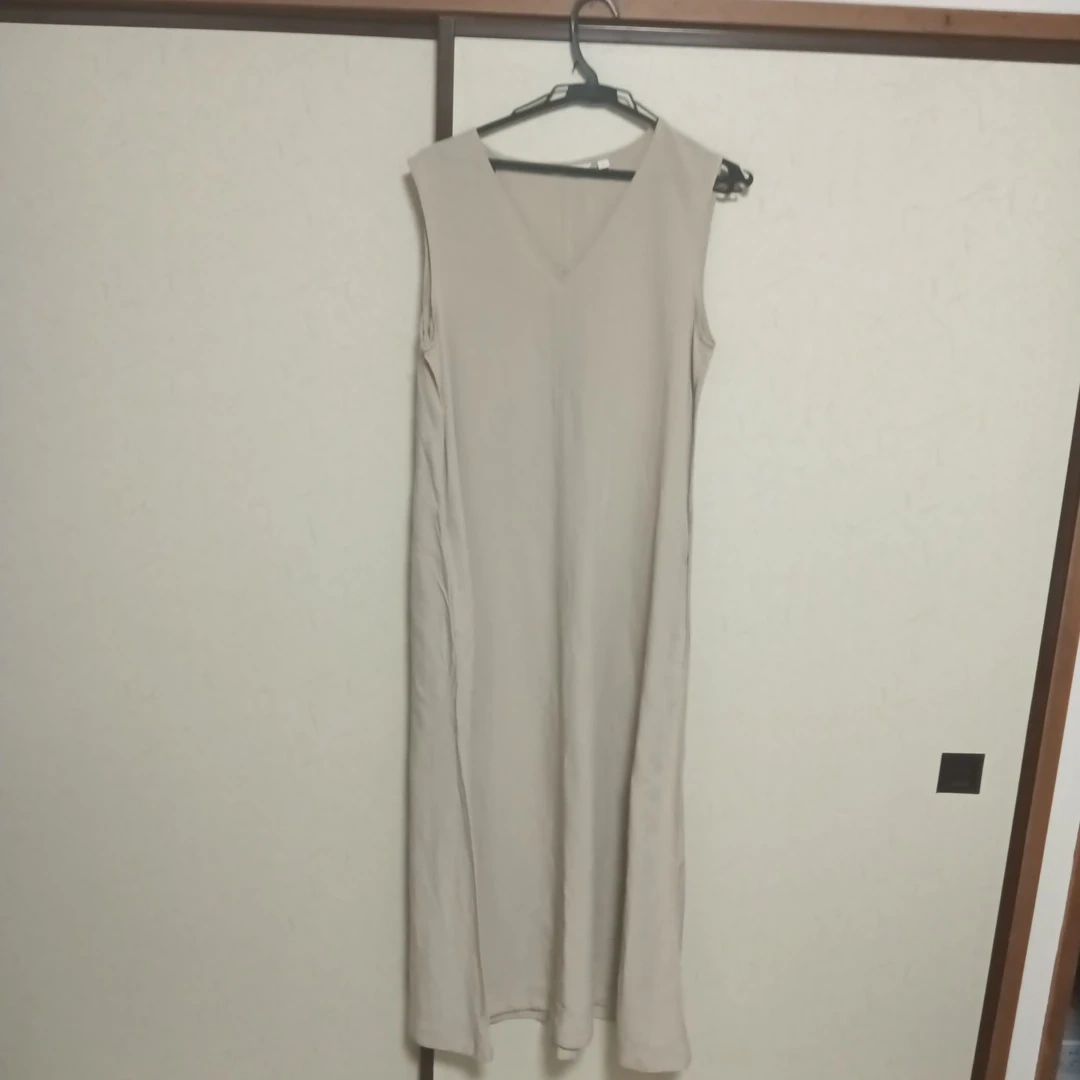 ノースリーブ ロングワンピース ベージュ