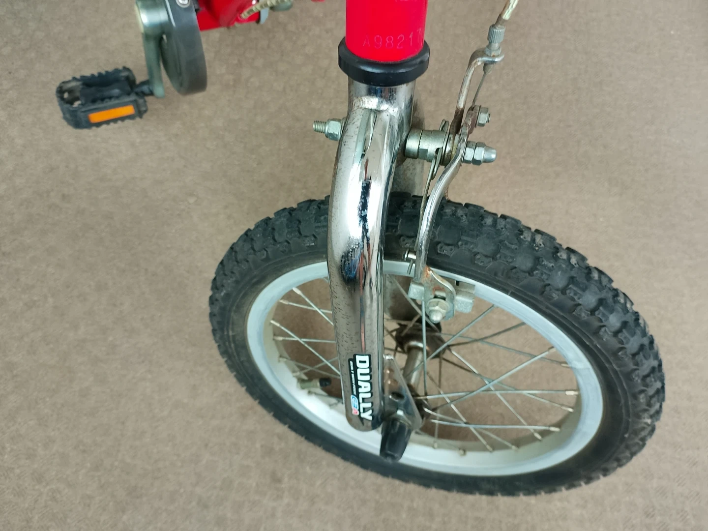 デュアリー 子供用自転車 赤 14インチの写真4枚目