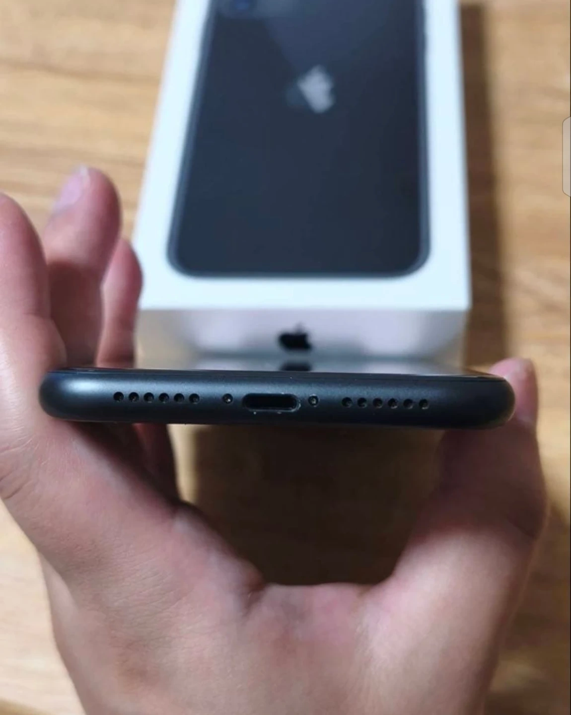 アップル iPhone 11 ブラックの写真3枚目