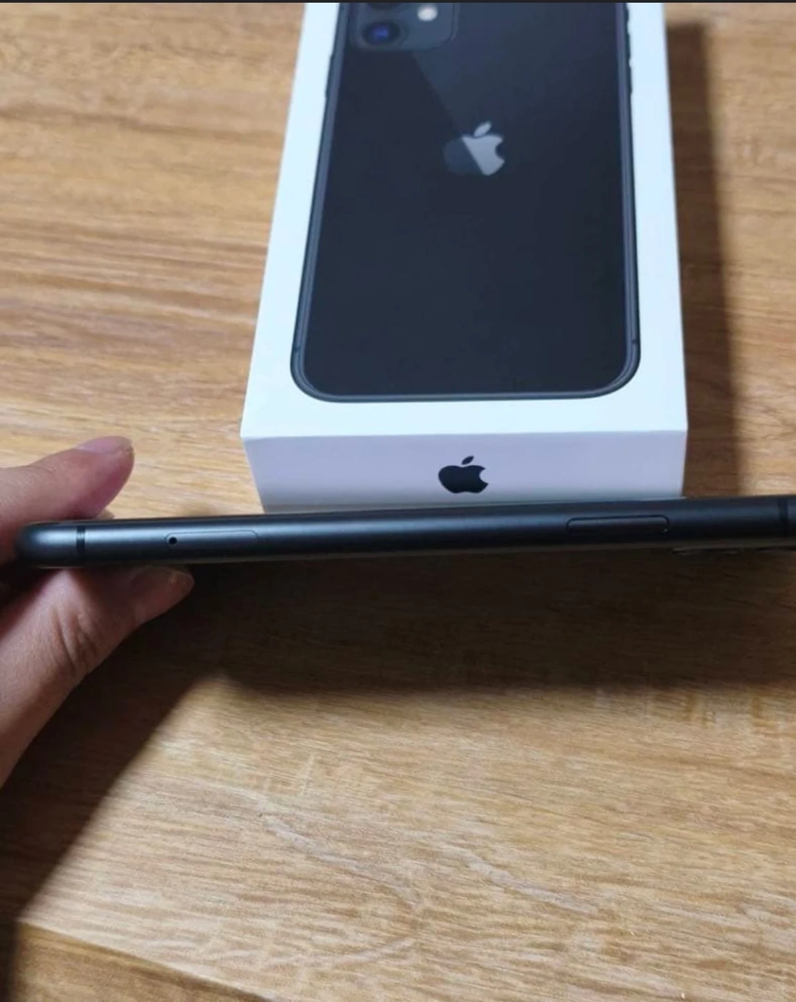 アップル iPhone 11 ブラックの写真2枚目