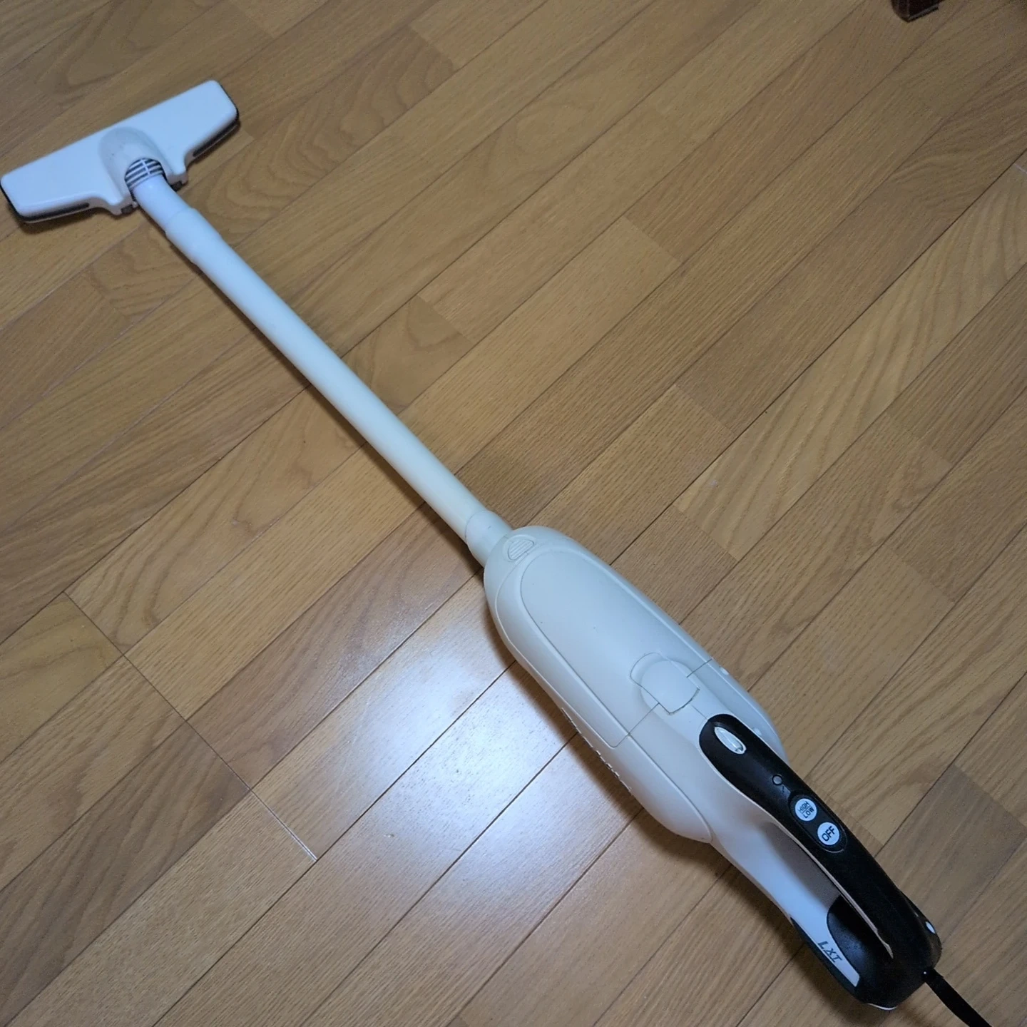 マキタ 充電式クリーナ CL182FDの写真3枚目