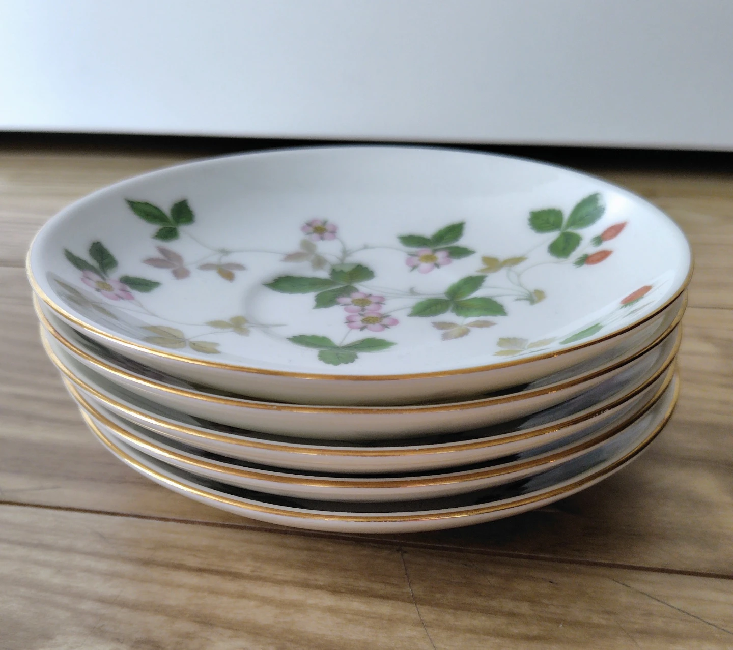 WEDGWOOD ワイルドストロベリー ソーサー 5枚の写真6枚目