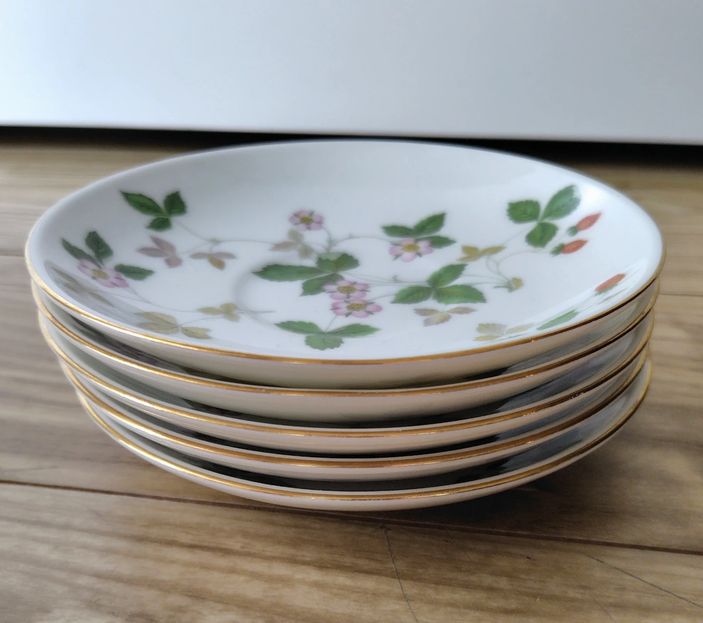 WEDGWOOD ワイルドストロベリー ソーサー 5枚の写真6枚目