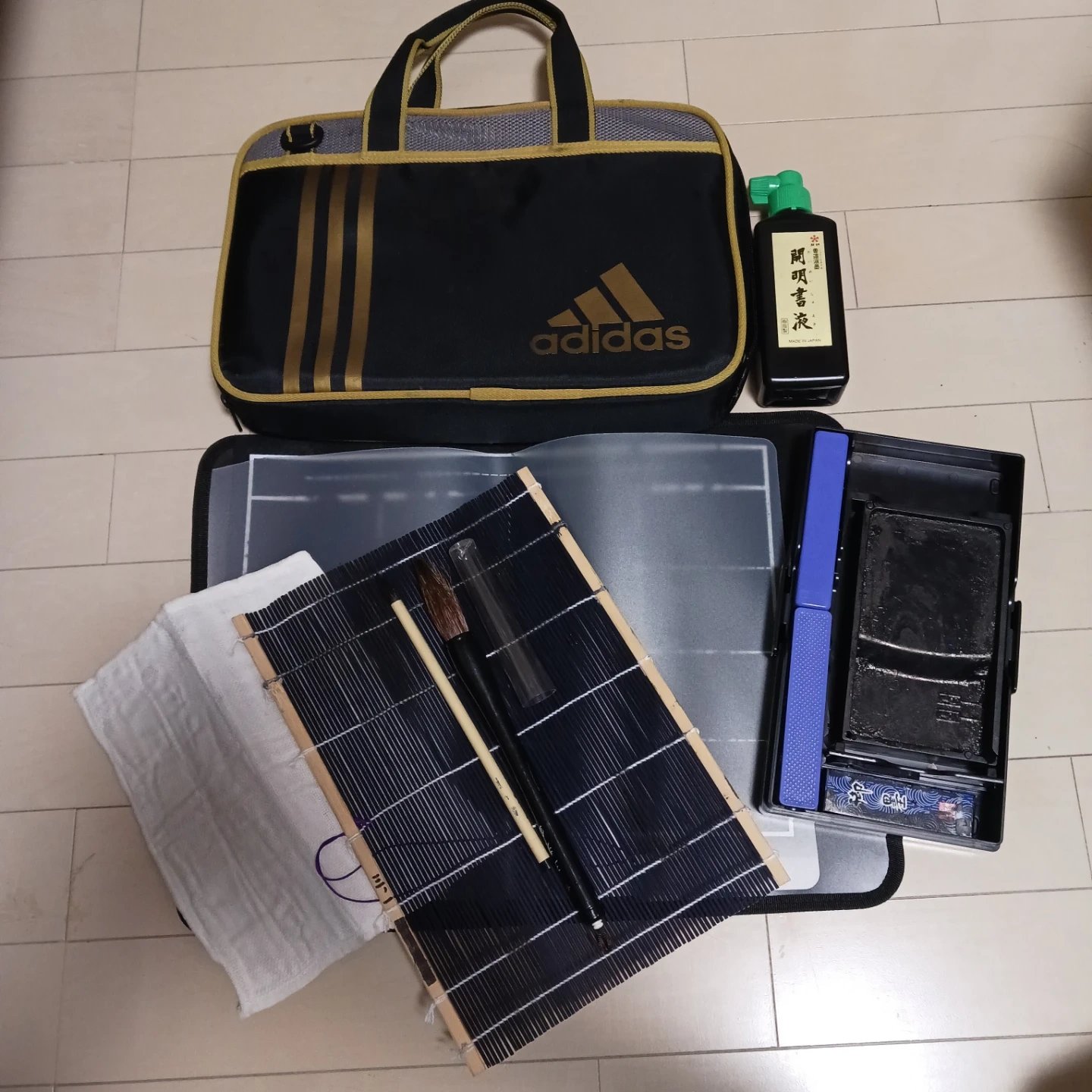 アディダス 書道セット バッグ付きの写真2枚目