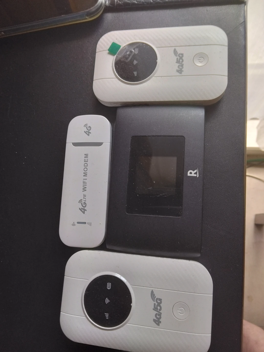 モバイルWiFiルーター 4台セットの写真2枚目