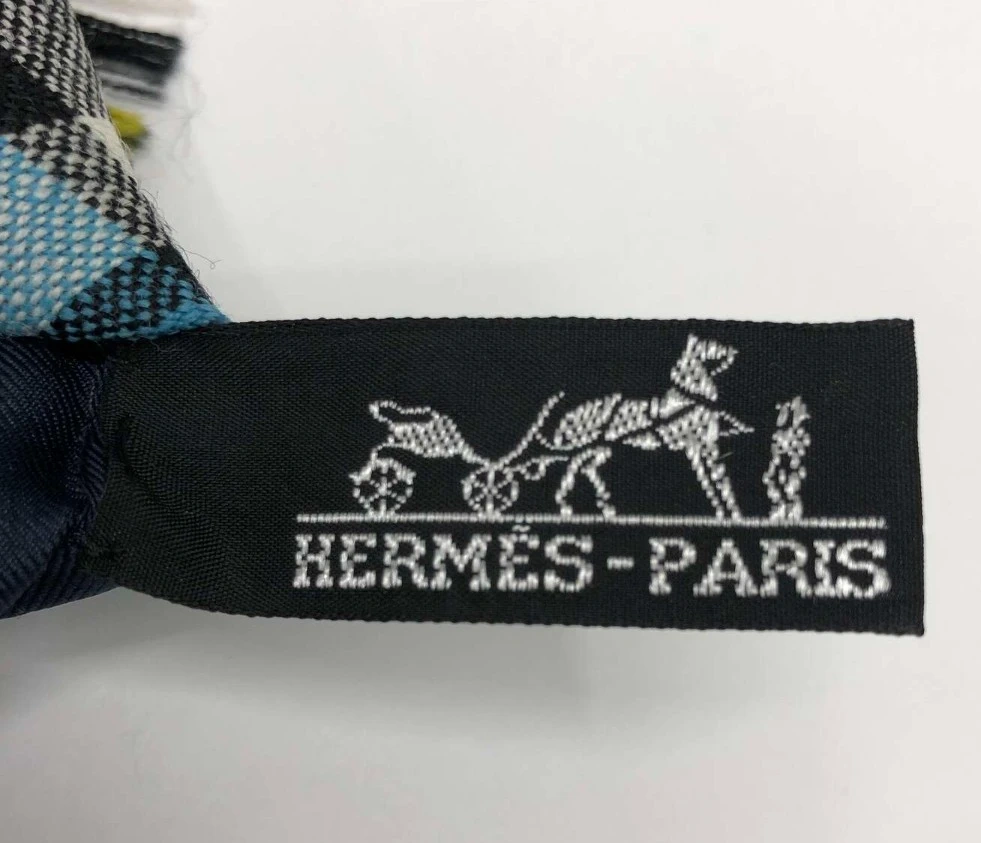 未使用品。HERMES エルメス リバーシブル ストール マフラー ドット柄&タータンチェックの写真10枚目