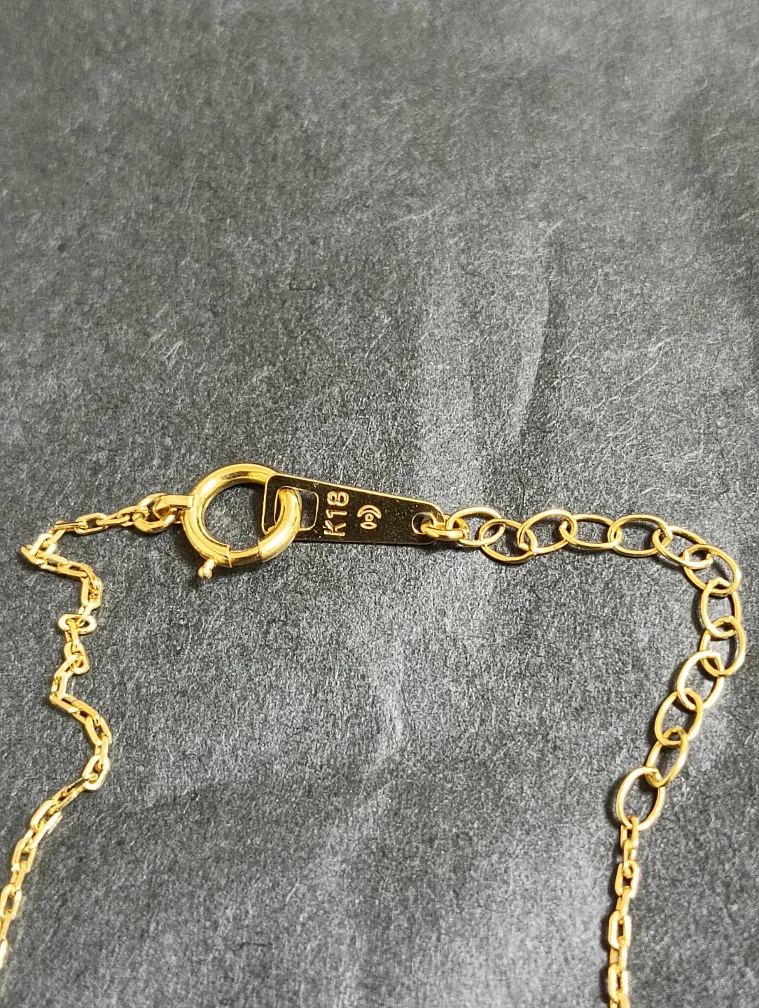 美品。TASAKI 4mm アコヤベビー真珠&ダイヤ K18金YGペンダント&チェーン ネックレスの写真7枚目