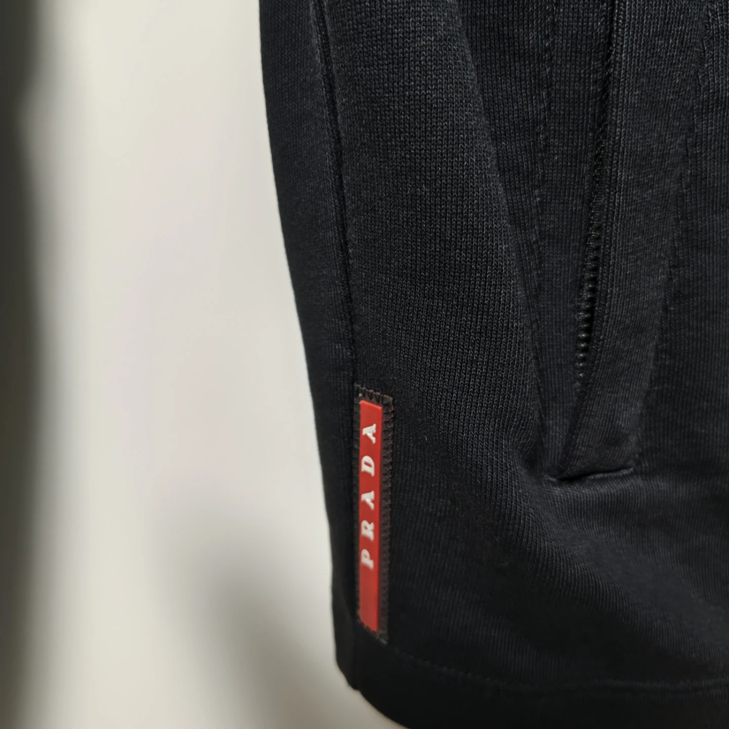 PRADA SPORT ナイロン ジャケット 黒 M フード付き　プラダスポーツの写真9枚目