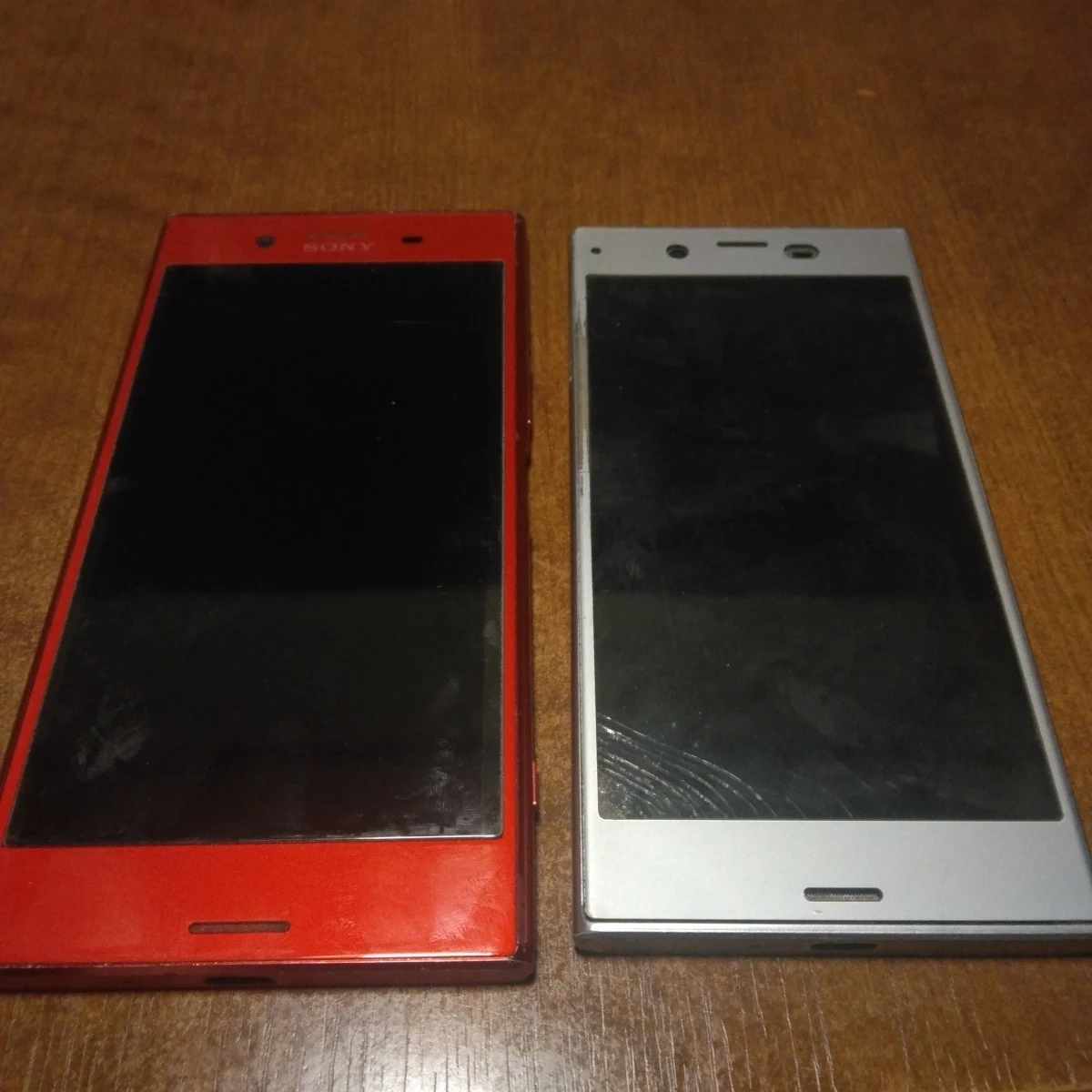 〔ジャンク品 部品取りにどうぞ〕壊れたスマホ 2台セット