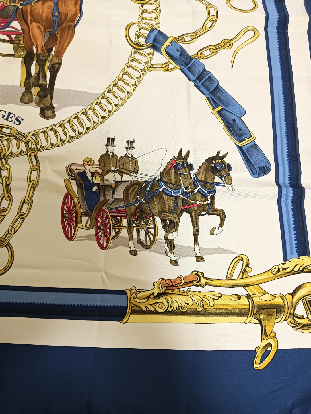 美品。HERMES エルメス カレ90 EQUIPAGES 大判スカーフの写真4枚目