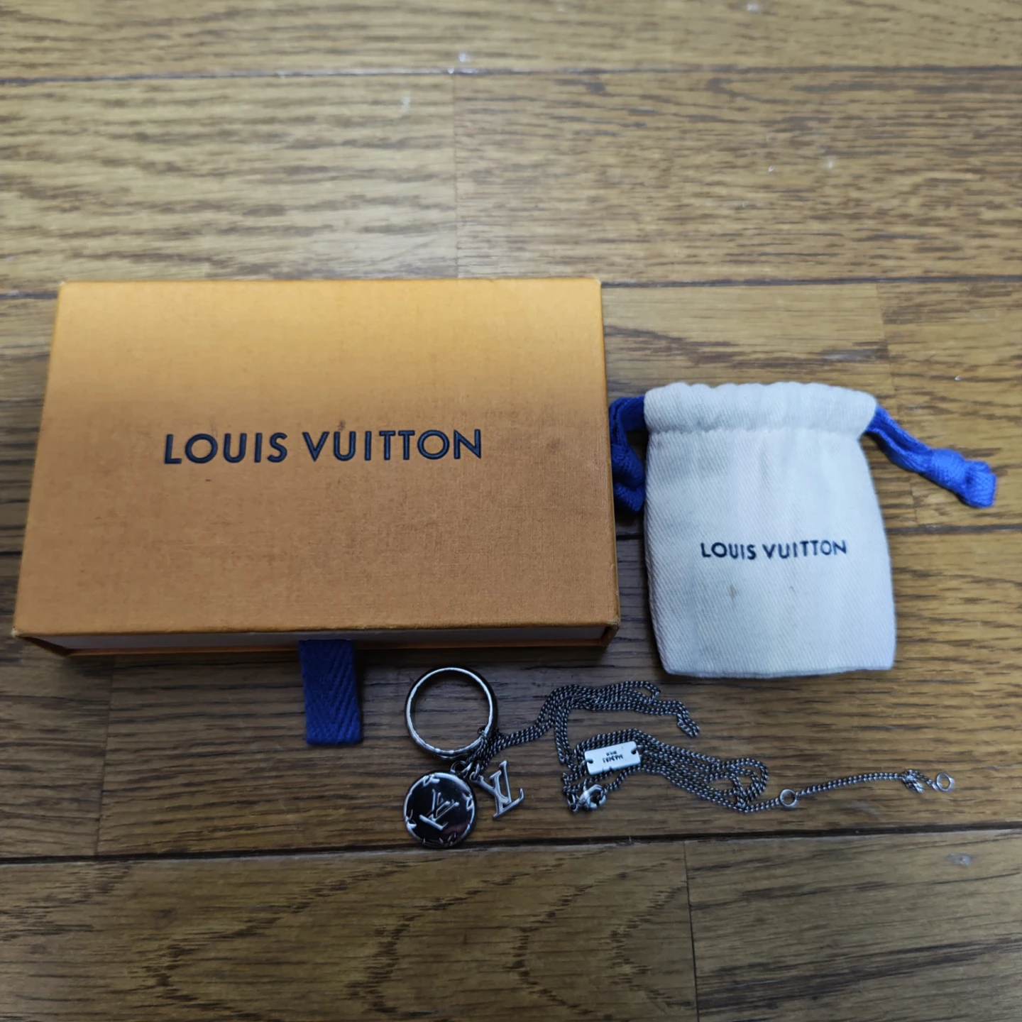 LOUIS VUITTON　ルイヴィトン ネックレス リング チャーム　シルバーの写真8枚目