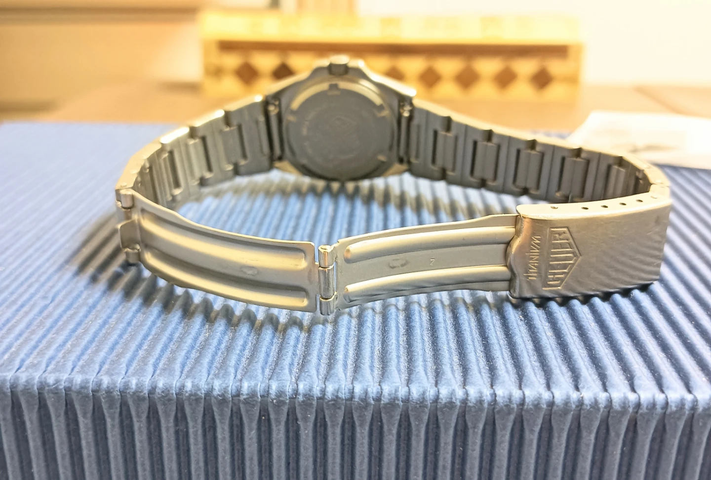 稀少美品。HEUER ホイヤー チタニウム チタン& K18金YGコンビ 腕時計の写真5枚目