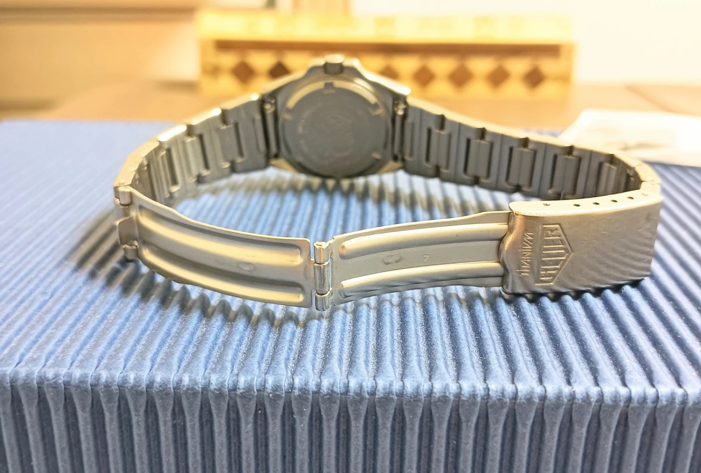 稀少美品。HEUER ホイヤー チタニウム チタン& K18金YGコンビ 腕時計の写真5枚目