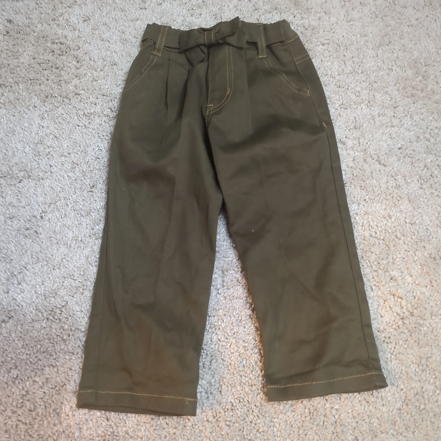 キッズ用 リボン付きパンツ カーキ 95センチ