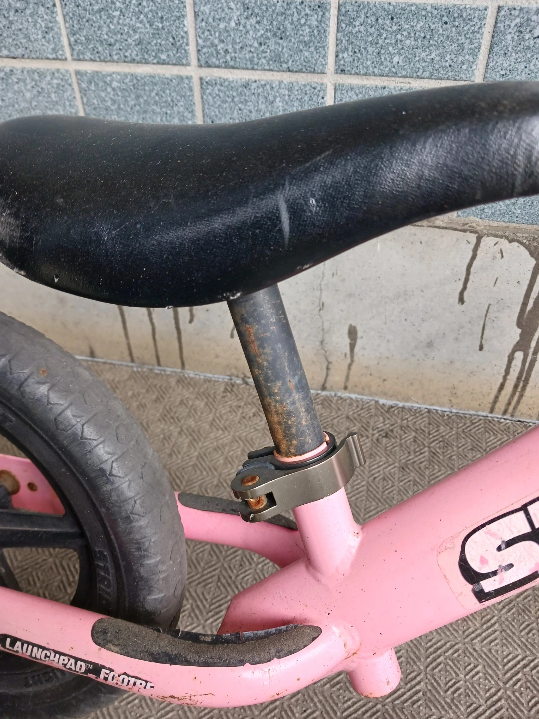 ストライダー ピンク  バランスバイクの写真2枚目