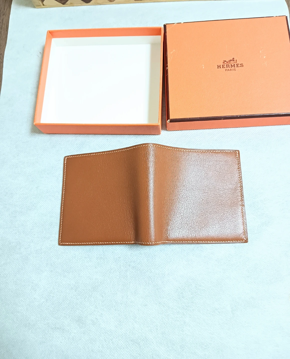 美品。HERMES エルメス 2つ折り財布 札入れの写真8枚目