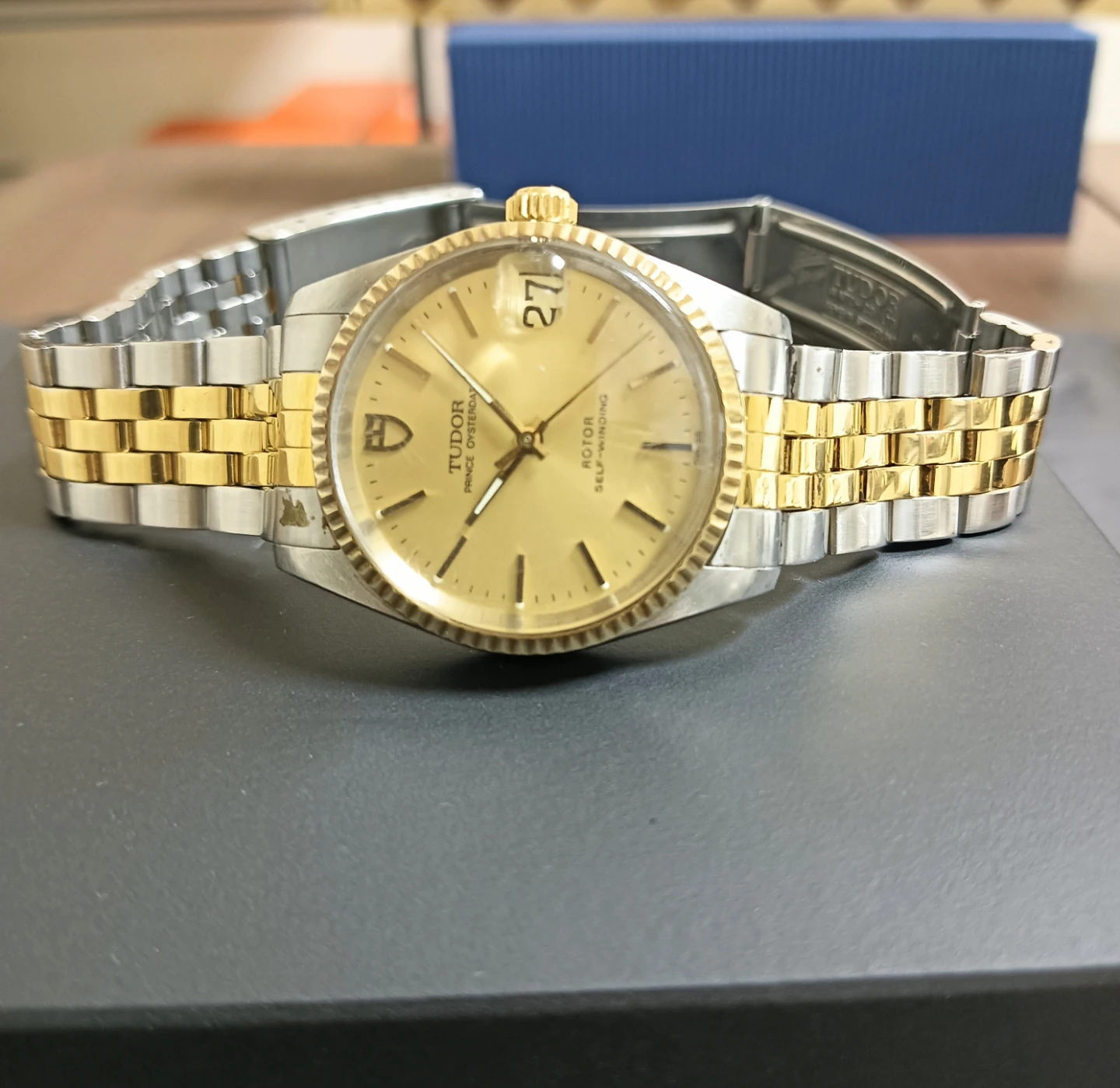 オーバーホール済み。TUDOR プリンスオイスターデイト K18金YGベゼル & コンビGPブレス 自動巻き 腕時計の写真4枚目