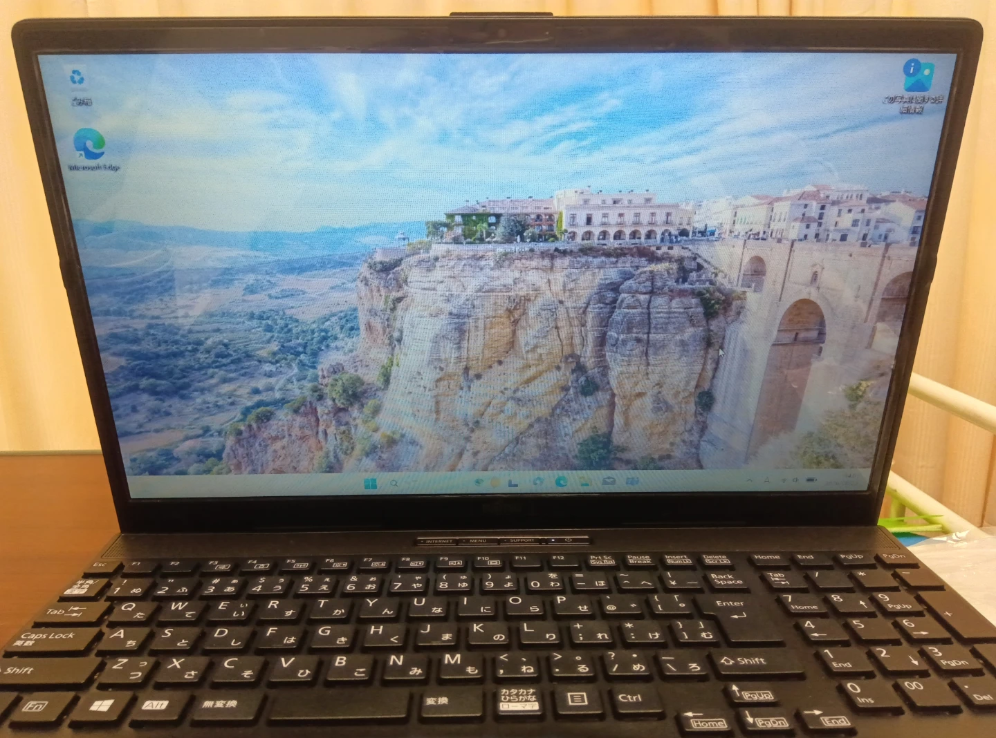 富士通 ノートパソコン LIFEBOOK FMVWFAB15