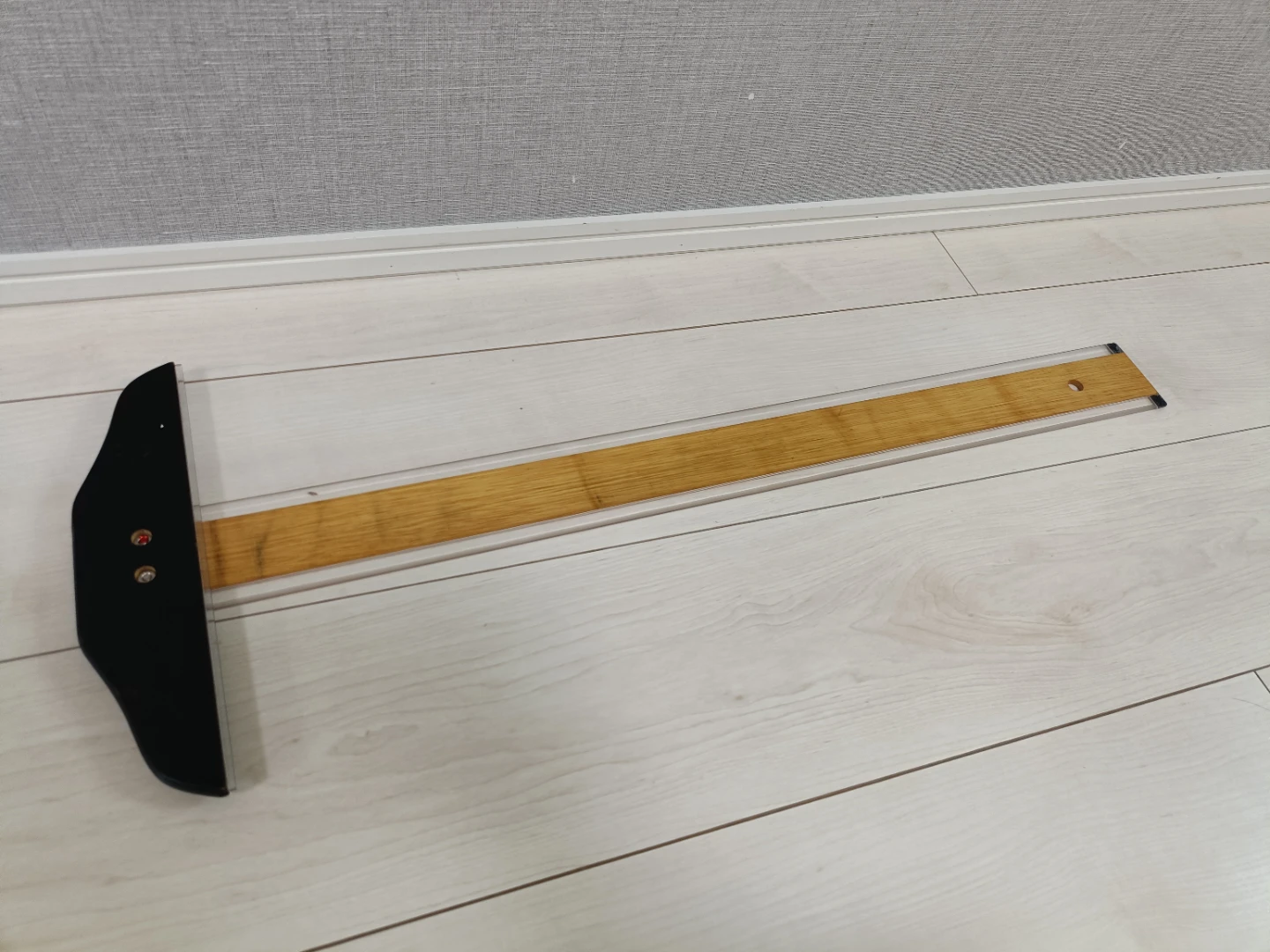 【ウチダ】T型定規 60cm 両縁透明 ケース付き(記名消してます)の写真3枚目